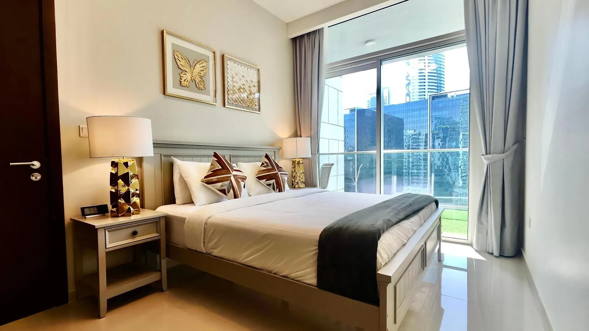 Lux Bnb I Vera Residences I Burj Views Dubaj